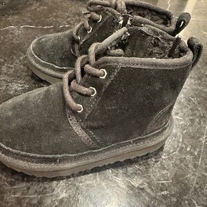 UGg Neumel Boot size Size 9